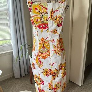 Les Copains Dress Beautiful EUC Italian Designer Sheath in White Florals sz 8